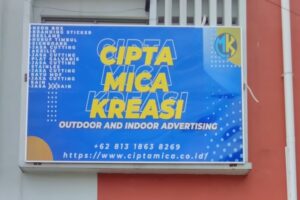 bisnis papan nama