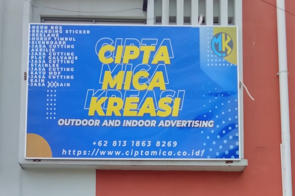 bisnis papan nama